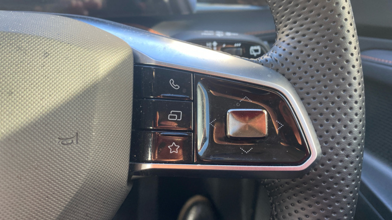 MG HS 1.5 T-GDI Trophy 5dr DCT Petrol Hatchback